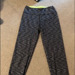 Capri yoga pants